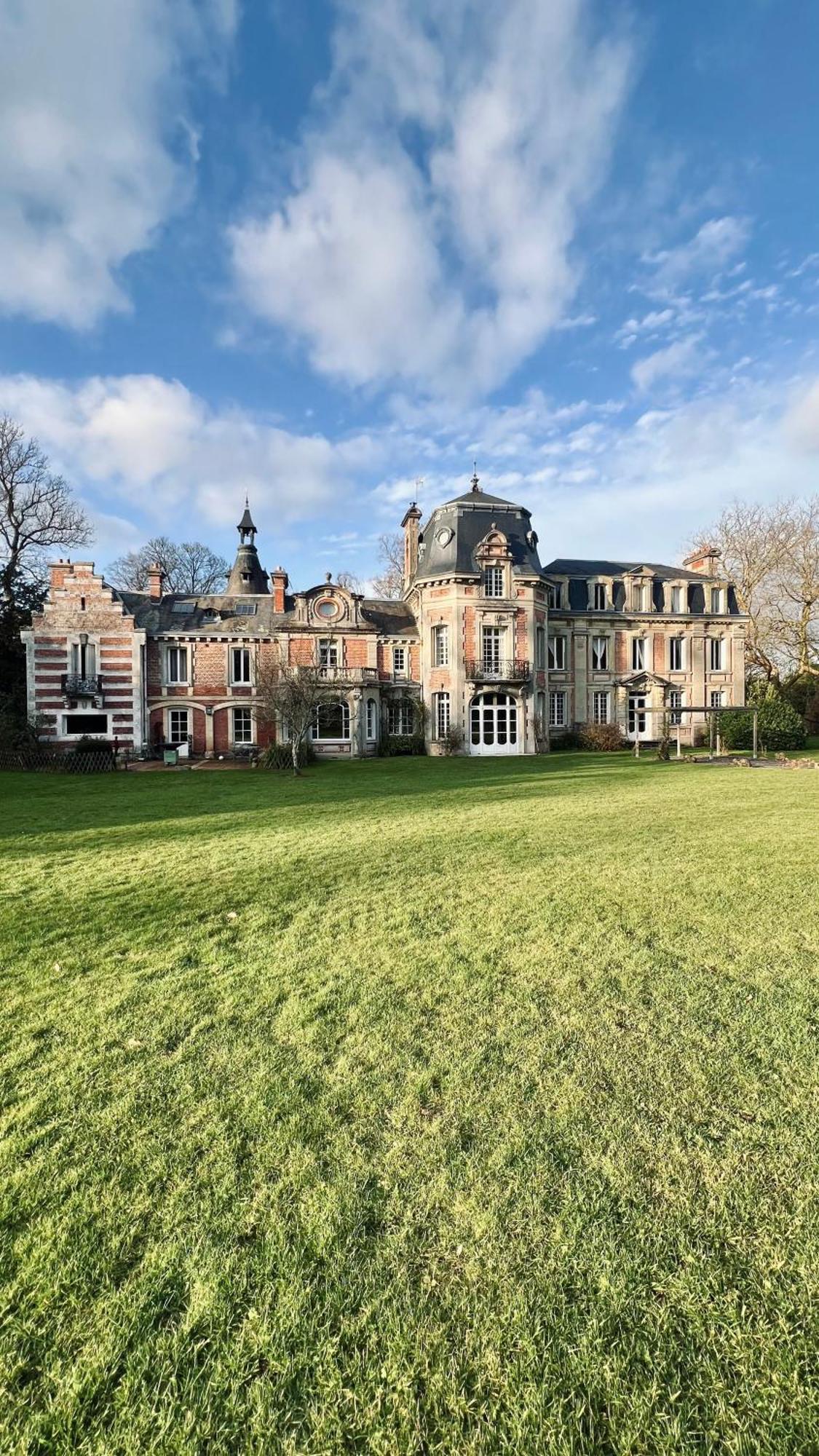 Le château de bertreville st ouen Extérieur photo